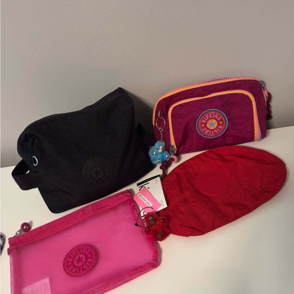 Kipling pouch